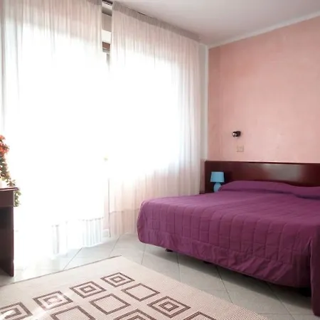 Отель Eurhotel 3*
